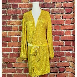 VICI Exclusive + Fate Yellow Sequin Top Size Small NWT‎